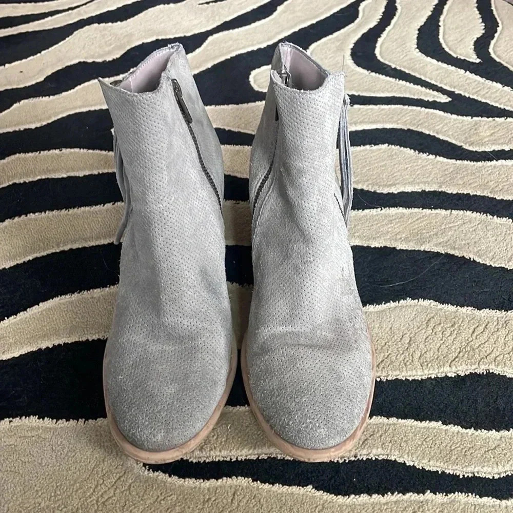 Hinge Boots - Picture 2 of 6